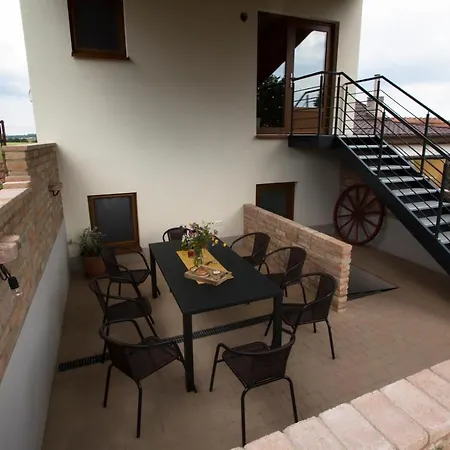 A Sklep 7 Vinaru Appartement Bořetice